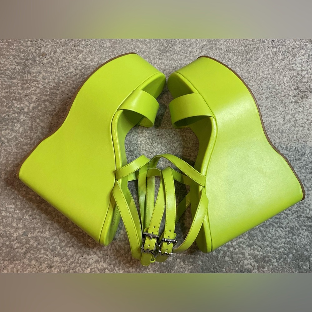 Michael Kors Paola Leather Wedge Sandals in Bright Limeade - 8M (NIB) - Picture 10 of 16